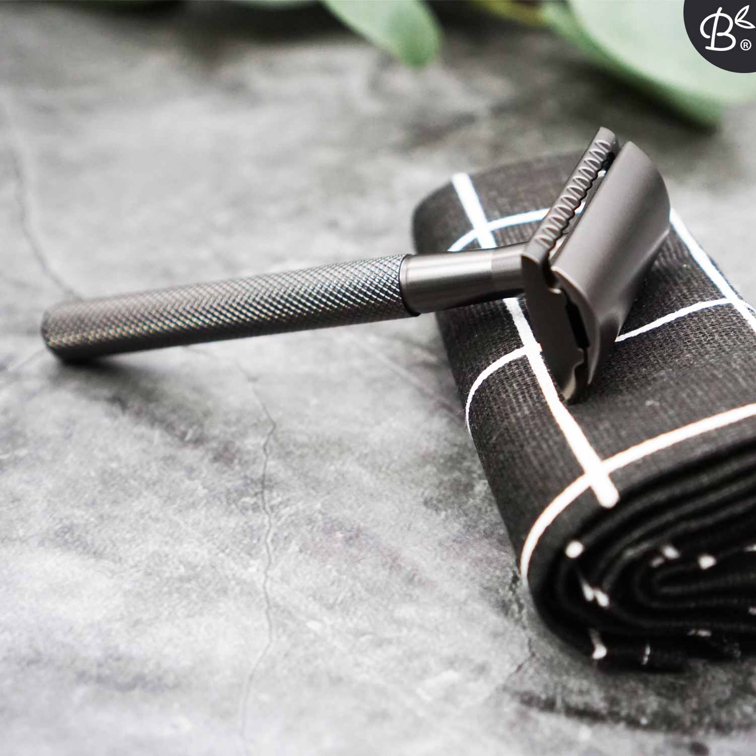 Safety Razor Matte Black · 20x Platinum Blades